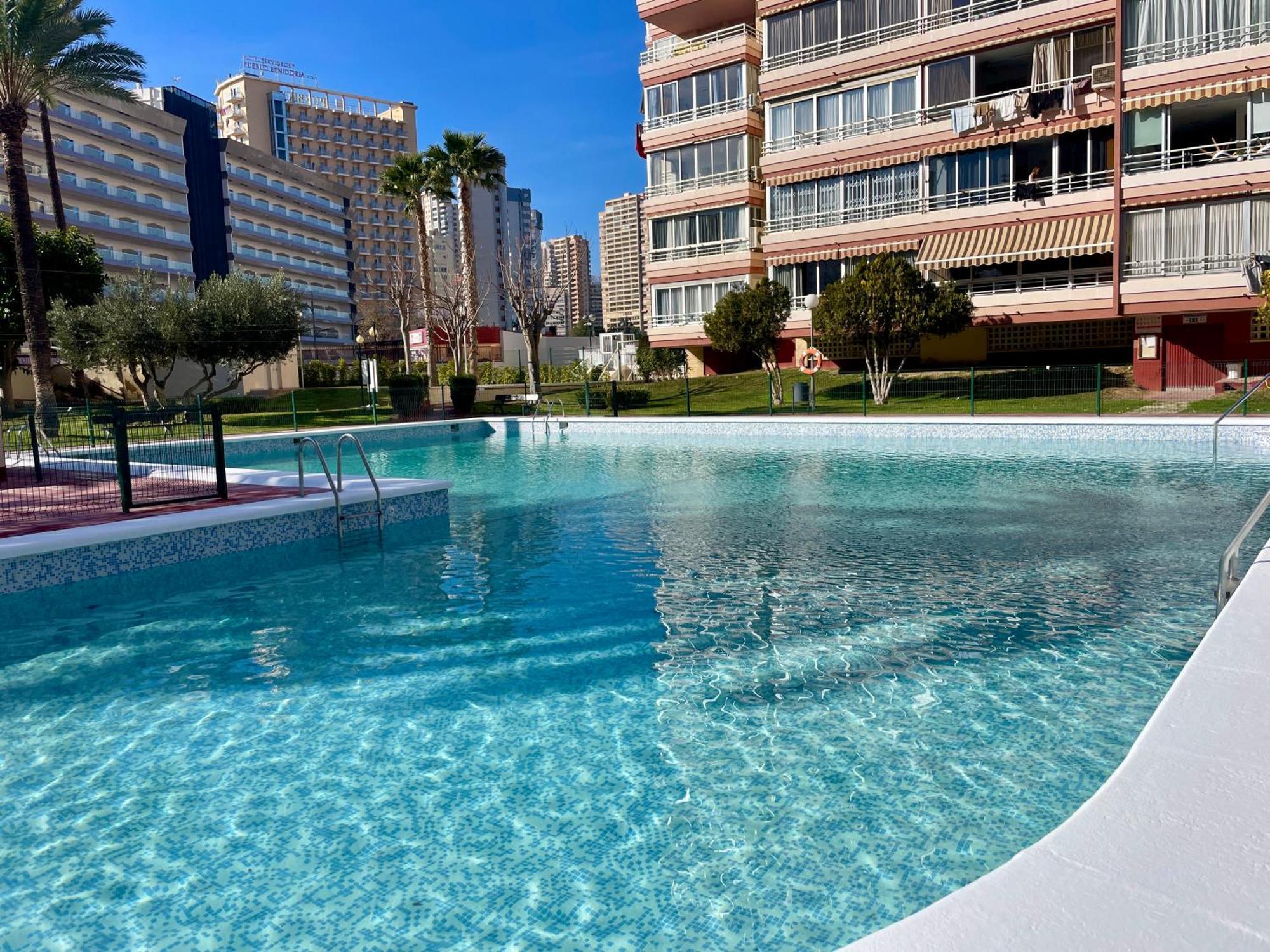 Appartamento Amplio Con Piscina Y Pistas De Tenis En Benidorm