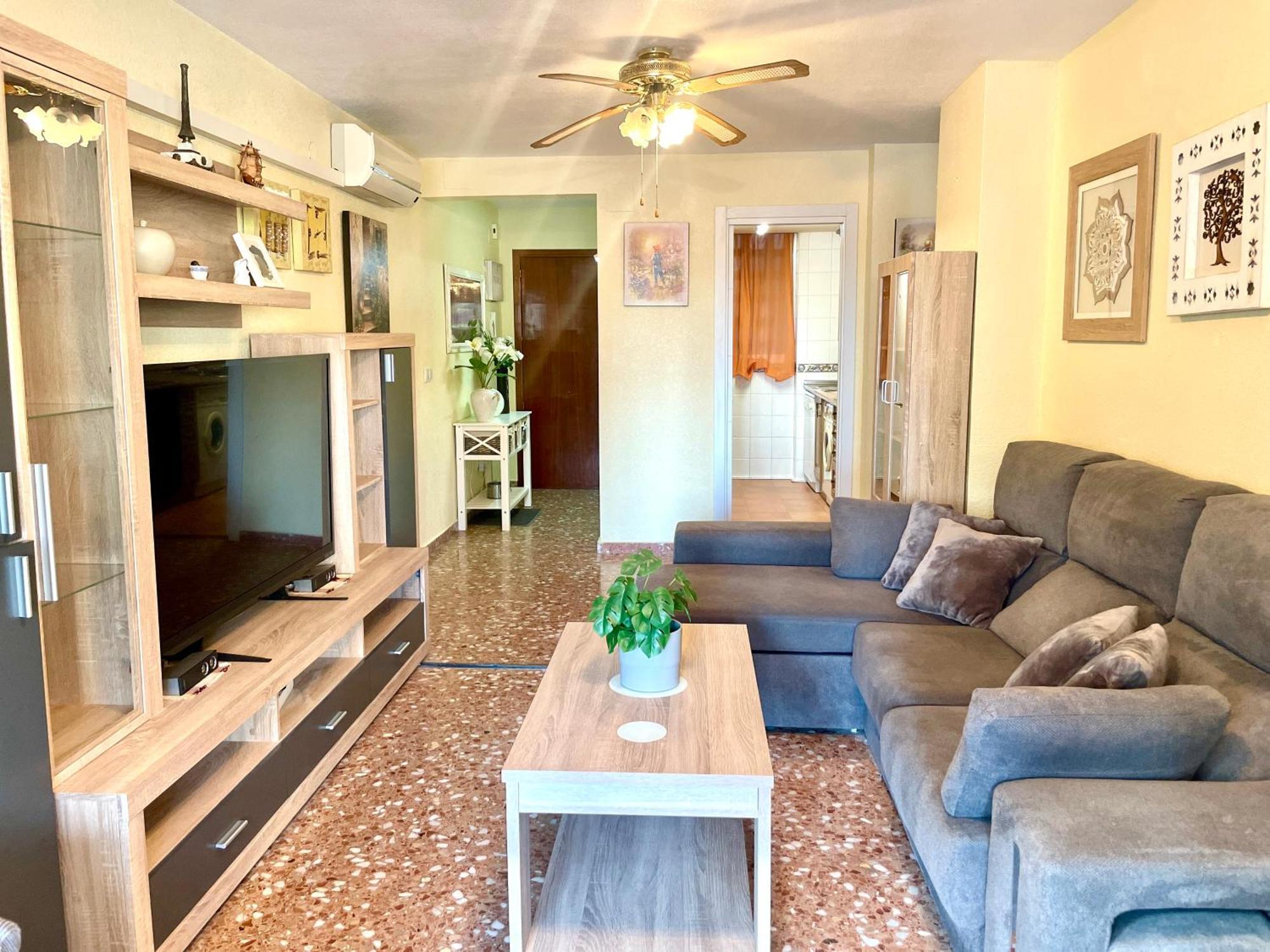 Amplio Con Piscina Y Pistas De Tenis En Appartement
