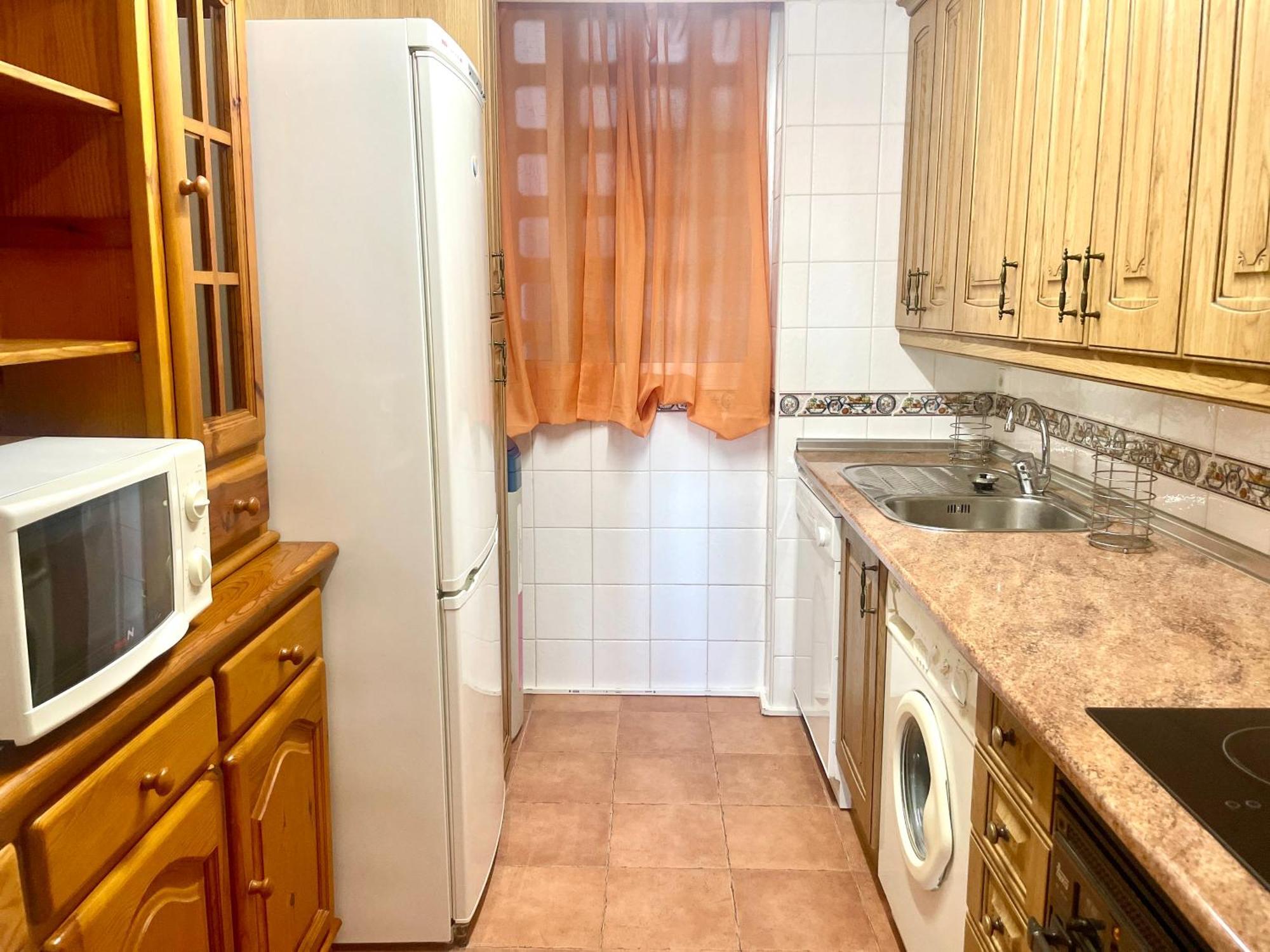 Amplio Con Piscina Y Pistas De Tenis En Appartement