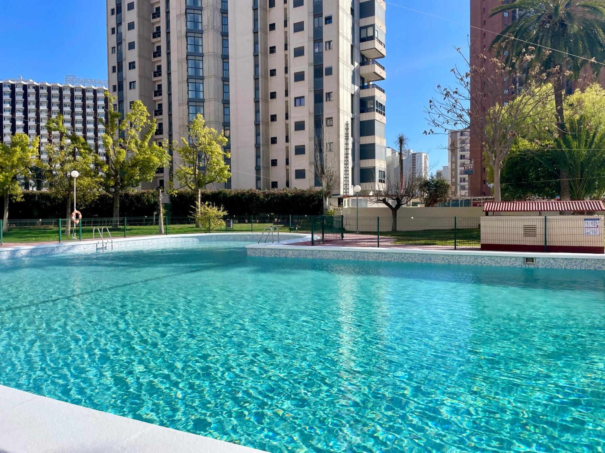 Appartement Amplio Con Piscina Y Pistas De Tenis En Benidorm